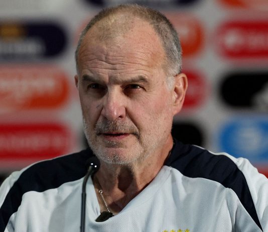 Seis respuestas en 38 segundos: la extraña entrevista de Marcelo Bielsa antes del debut de Uruguay en el Mundial 2026