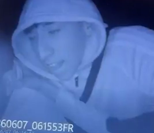 Video: engañaron a un chofer de aplicación con un falso viaje, le pusieron un cuchillo en el cuello y le robaron a bordo de su auto
