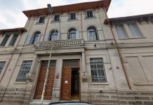 Video: un alumno de un colegio de Tandil agredió a un profesor y le fracturó la mandíbula
