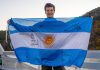 Visitó 23 provincias, donó 15 mil platos de comida y busca que la bandera de su misión solidaria llegue a la Selección en el Mundial