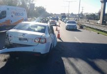 Brutal choque en Panamericana: dio marcha atrás, chocó contra otro auto y dos personas resultaron heridas