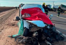 Choque fatal entre un utilitario y un camión en la Ruta 4 dejó dos muertos