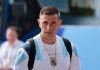 El particular amuleto familiar que repitió Emiliano Dibu Martínez en su llegada al estadio para Argentina-Cabo Verde