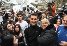 El tierno mensaje que la familia de Lionel Scaloni pegó en la puerta de su casa en Pujato