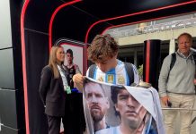 Franco Colapinto llegó al Gran Premio de Bélgica con una bandera de Messi y Maradona antes de la final del Mundial 2026