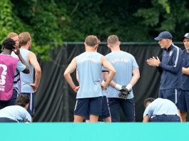 Tensión en el Mundial: detuvieron a un hombre que irrumpió armado con una herramienta en la concentración de Inglaterra