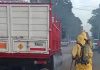 Un camión derramó casi mil litros de ácido nítrico en Córdoba y se activó un operativo de emergencia