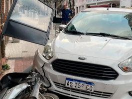 Un conductor a bordo de un Audi chocó y huyó en pleno centro de La Plata: buscan identificarlo a través de las cámaras
