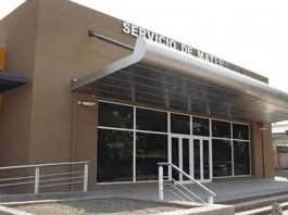 Apartaron a cuatro trabajadores del hospital de Tucumán donde le entregaron un varón con aritos a una pareja que esperaba una beba