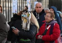 El párroco de San Cayetano habló sobre la crisis: “La cantidad de gente y el comedor son un termómetro de la realidad”
