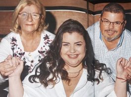 “Fui ciega una semana por lo emocional”: Karina Hernández y la experiencia de ser la hija oyente de padres sordos