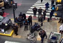 Grave accidente en el barrio porteño de Flores: un taxista se subió a la vereda y atropelló a dos peatones y un ciclista