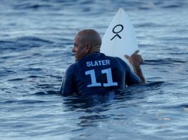 Kelly Slater, leyenda del surf, reveló cuál es su entrenamiento y dieta a los 54 años para continuar compitiendo