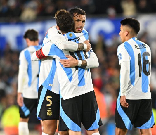 Leandro Paredes adelantó que viajará a Rosario para apoyar a Lionel Messi tras la muerte de su padre: “Lo sentimos como propio”