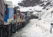 Miles de camiones varados en la Patagonia por la nieve: “No hay información segura de que el paso se va a abrir en algún momento”
