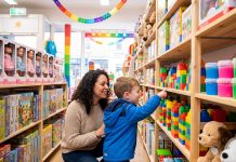 Muñecas, autos y bicicletas: cuánto cuesta cada regalo para el Día del Niño y cómo elegir según el bolsillo