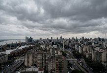 Tiempo en el AMBA: cuándo vuelven las lluvias y qué pasará con la tormenta de Santa Rosa este año