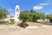 Un sacerdote embistió a dos jóvenes que circulaban en moto y alegó que no se dio cuenta por llevar la música alta