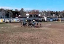 Video: un futbolista fue expulsado y golpeó a un árbitro durante un partido de fútbol amateur en Santa Fe