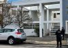 Violenta entradera en Bahía Blanca: golpearon a una jubilada y se llevaron dólares, joyas y armas