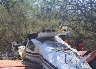 Cayó una avioneta en el sur de Córdoba con cinco personas a bordo: hay dos menores heridos
