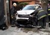 Choque múltiple en Palermo: colisionó contra tres vehículos estacionados y terminó sobre la vereda