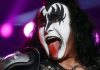 Gene Simmons nombra su banda pop favorita: «Si voy en el auto, subo el volumen»
