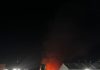 Incendio de gran magnitud en Sarandí: despliegan un amplio operativo de bomberos para controlar el fuego