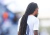 Juega en la selección que está penúltima en el ranking FIFA, tiene el pelo más largo del mundo y por su cabello hizo expulsar a dos rivales