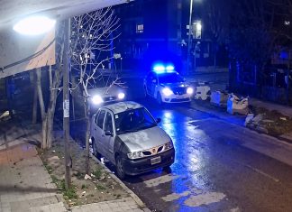 La Matanza: dos delincuentes escapaban en una moto robada, chocaron contra un patrullero y uno murió atropellado por otro móvil