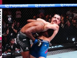 La peculiar pelea de UFC entre un policía y un ex convicto que duró 57 segundos: la impactante llave al cuello que decretó el KO