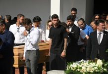 La reacción de una estrella del fútbol portugués cuando los aficionados se burlaron de su compañero fallecido: “Dios los está viendo”