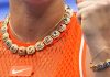 Las joyas de 127 quilates con gemas de colores que lució la número 1 del tenis Aryna Sabalenka durante un partido del US Open