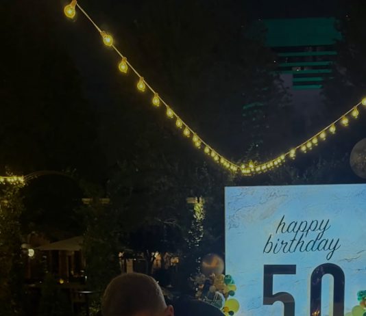 “Los fabulosos 50″ de una leyenda del fútbol en Las Vegas: el particular menú y un baile que se hizo viral