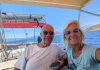 “No queríamos quedarnos sentados en un sillón viendo televisión”: la pareja de jubilados que vive siete meses al año en el mar