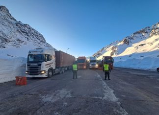 Paso Cristo Redentor: suspendieron la circulación tras activarse una alerta por nevadas y vientos