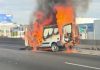 Video: impactante incendio de una camioneta utilitaria en la autopista Panamericana