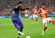Amagó una rabona, pero acomodó la pelota y dio una asistencia que recorre el mundo: el gesto técnico de Lamine Yamal que sorprendió a Thierry Henry