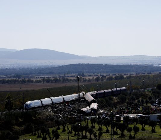 Cancillería confirmó que hay al menos un argentino muerto tras el accidente de trenes en España