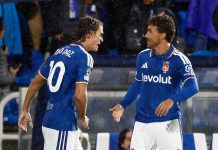 El golazo bajo la lluvia de Nico Paz ante el Manchester United al minuto del partido por Champions League