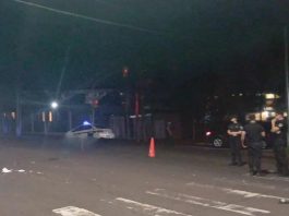 Un auto atropelló a un hombre en silla de ruedas, lo mató y el conductor se escapó: lo buscan en Paraguay