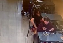 Una mujer fue filmada robando carteras de clientas en dos bares de Córdoba: un mozo se dio cuenta a tiempo y la atrapó